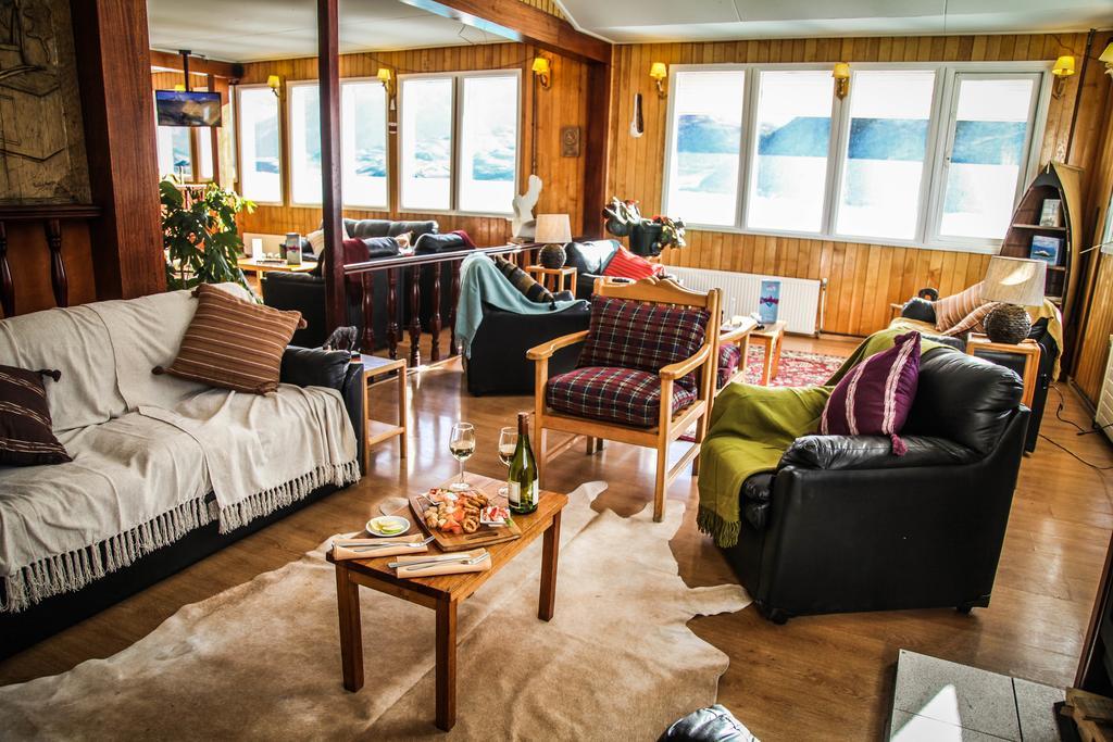Hosteria Pehoe Torres del Paine National Park Exterior photo